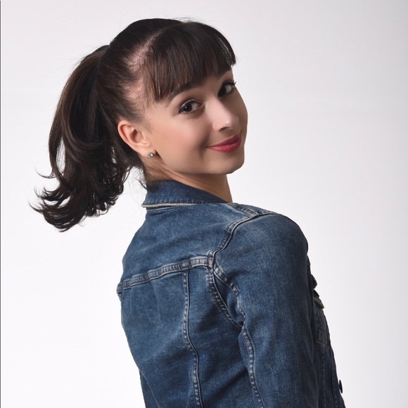 Meet your Posher, Emmery🌺 - Picture 4 of 6